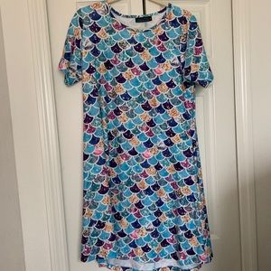 NWOT Size Medium mermaid sparkle dress w/ pockets!